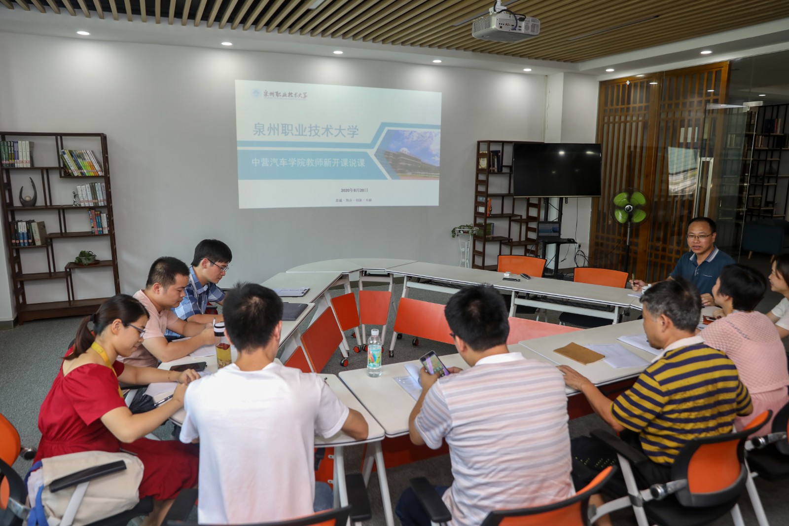 C12A8952.jpg C12A8952.jpg